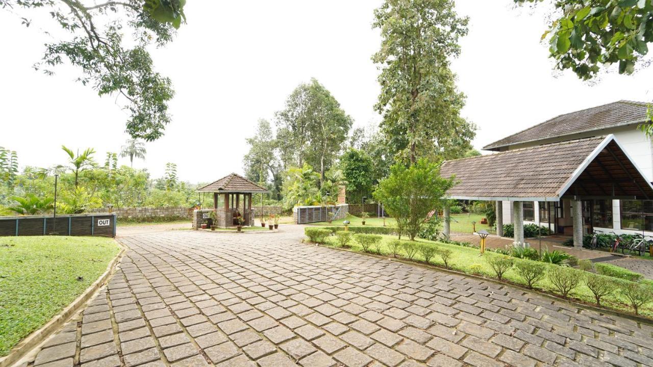 Whispering Waters Hotel Malayāttūr Exterior foto