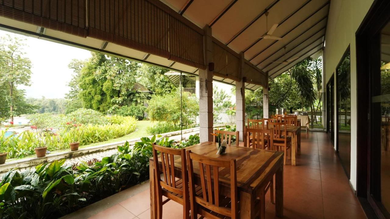 Whispering Waters Hotel Malayāttūr Exterior foto