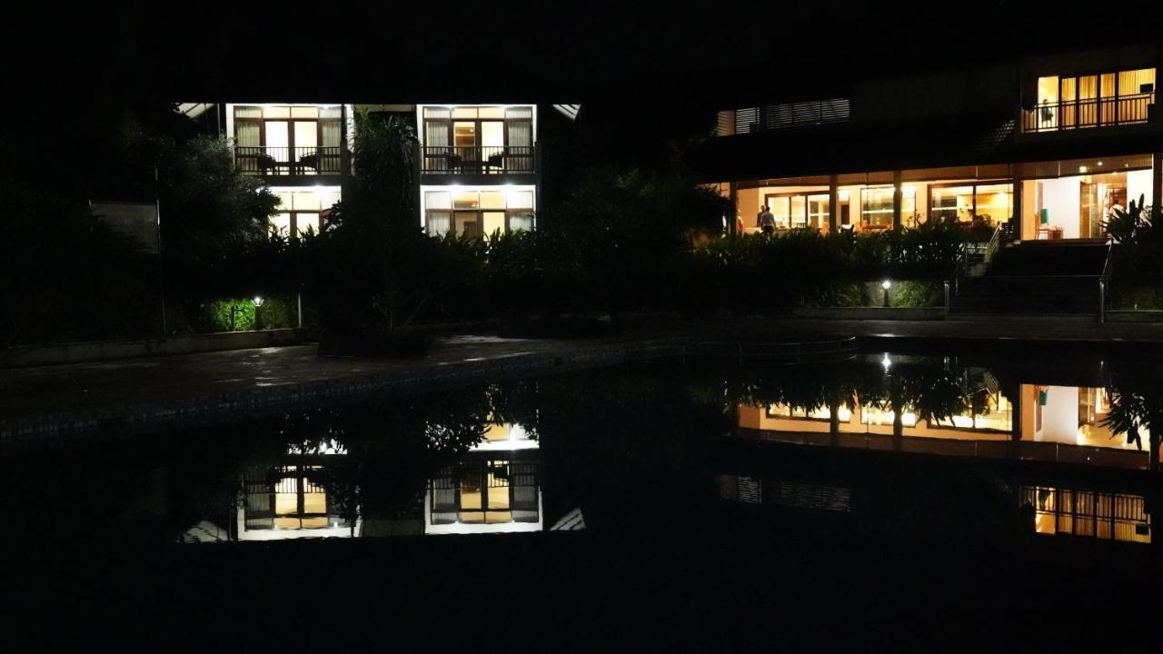 Whispering Waters Hotel Malayāttūr Exterior foto